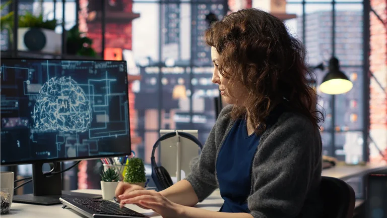 Mujer trabajando con IA