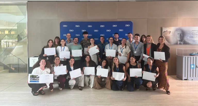 alumnos de la inmersión en IMD Suiza